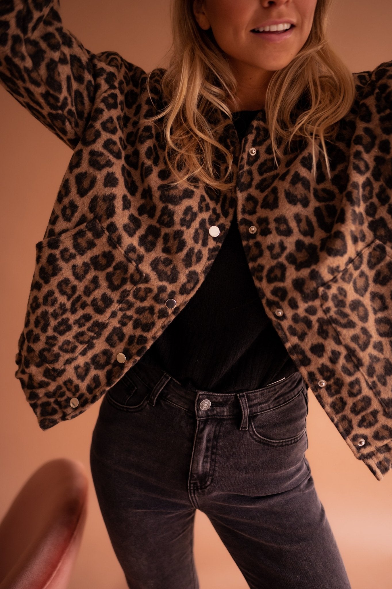 Leonor | Chaqueta corta con estampado de leopardo
