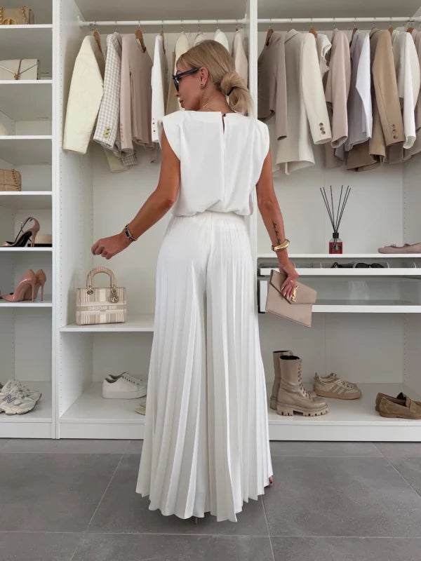 Axelle | Conjunto Minimalista: Top Sin Mangas y Pantalón Plisado